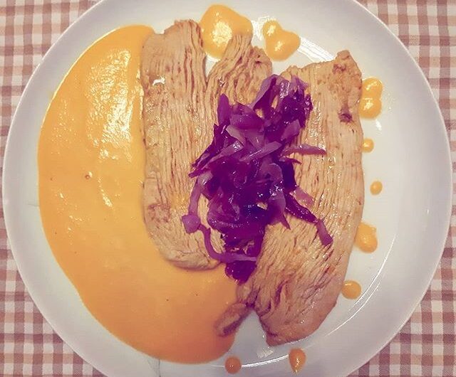 Fesa di tacchino all'arancia con salsa alla carota